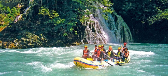 EXCURSIÓN DE RAFTING EN EL RÍO TARA